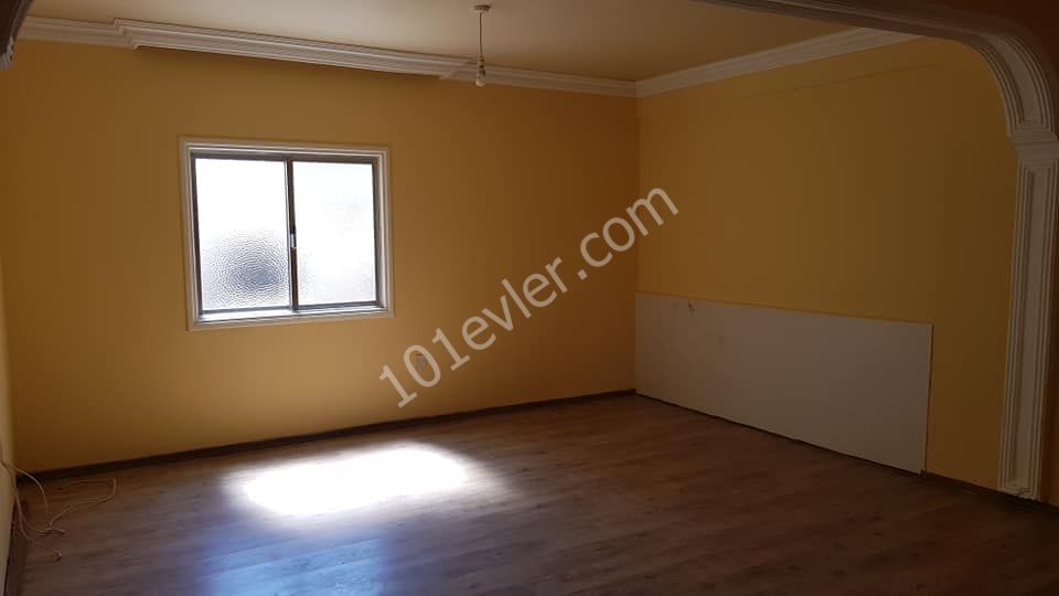 Detached House To Rent in Göçmenköy, Nicosia