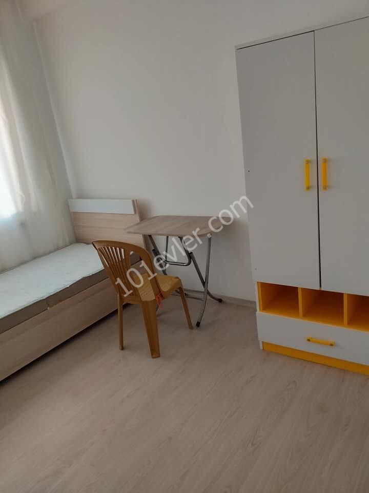 LEFKOŞA GÖNYELİ 4.KAT 3+1 FULL EŞYALI DAİRE.