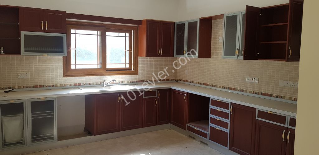 Villa To Rent in Alsancak, Kyrenia