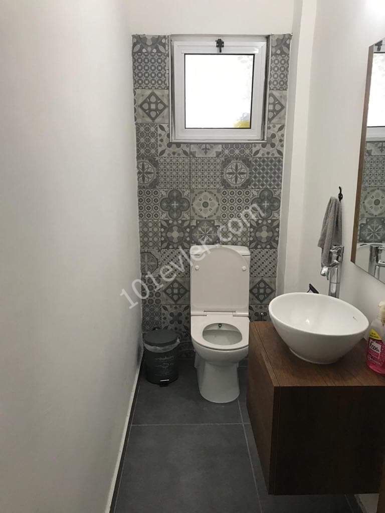 GÖNYELİ DE  ÖZENLE  YAPILMIŞ  MODERN   3+1  DAİRE 