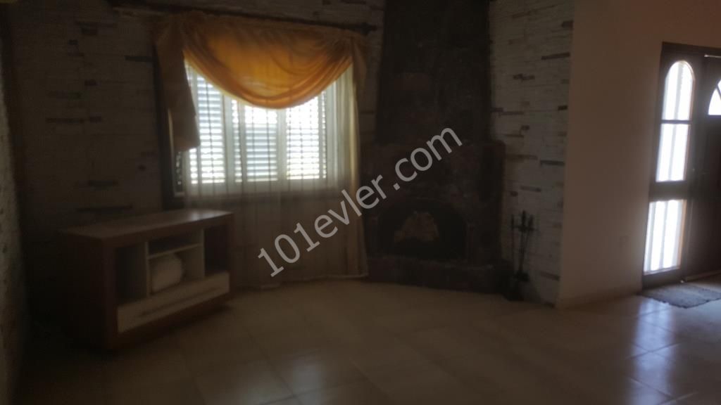 Flat To Rent in Köşklüçiftlik, Nicosia