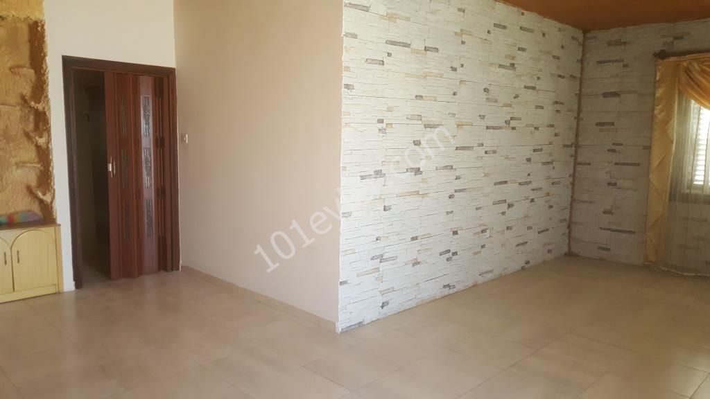 Flat To Rent in Köşklüçiftlik, Nicosia