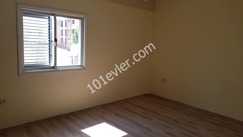 Detached House To Rent in Göçmenköy, Nicosia