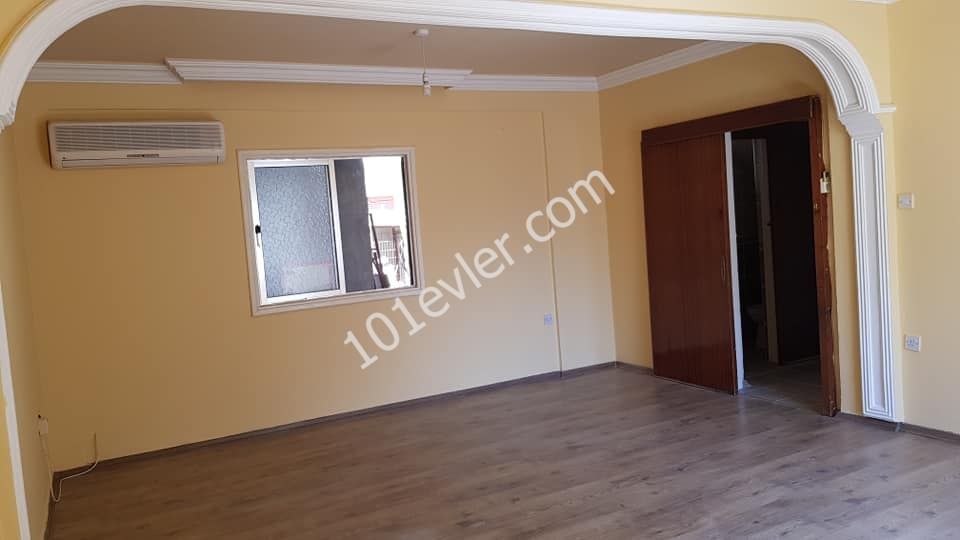 Detached House To Rent in Göçmenköy, Nicosia