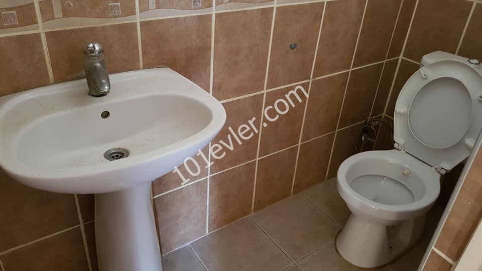 Detached House To Rent in Göçmenköy, Nicosia