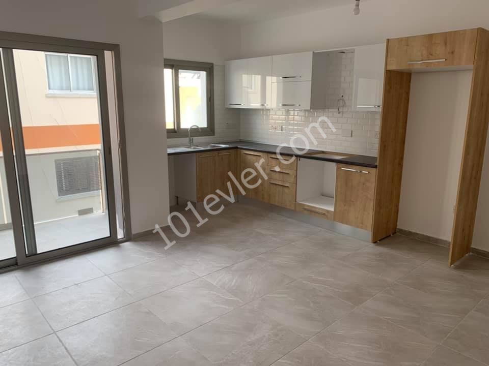 LEFKOŞA MARMARA BÖLGESİNDE 2+1 EŞYASIZ AYLIK ÖDEMELİ KİRALIK DAİRE