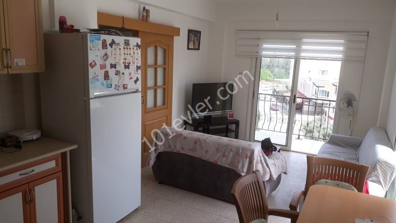 PENTHOUSE APARTMENT FOR SALE WITH 2 + 1 80 M2 CLOSED AREA 40 M2 TERRACE SECTION WITH AN ANNUAL RENTAL YIELD OF 24.000 TL WITH A TENANT IN THE CENTRAL KIZILBAŞ DISTRICT OF NICOSIA ** 