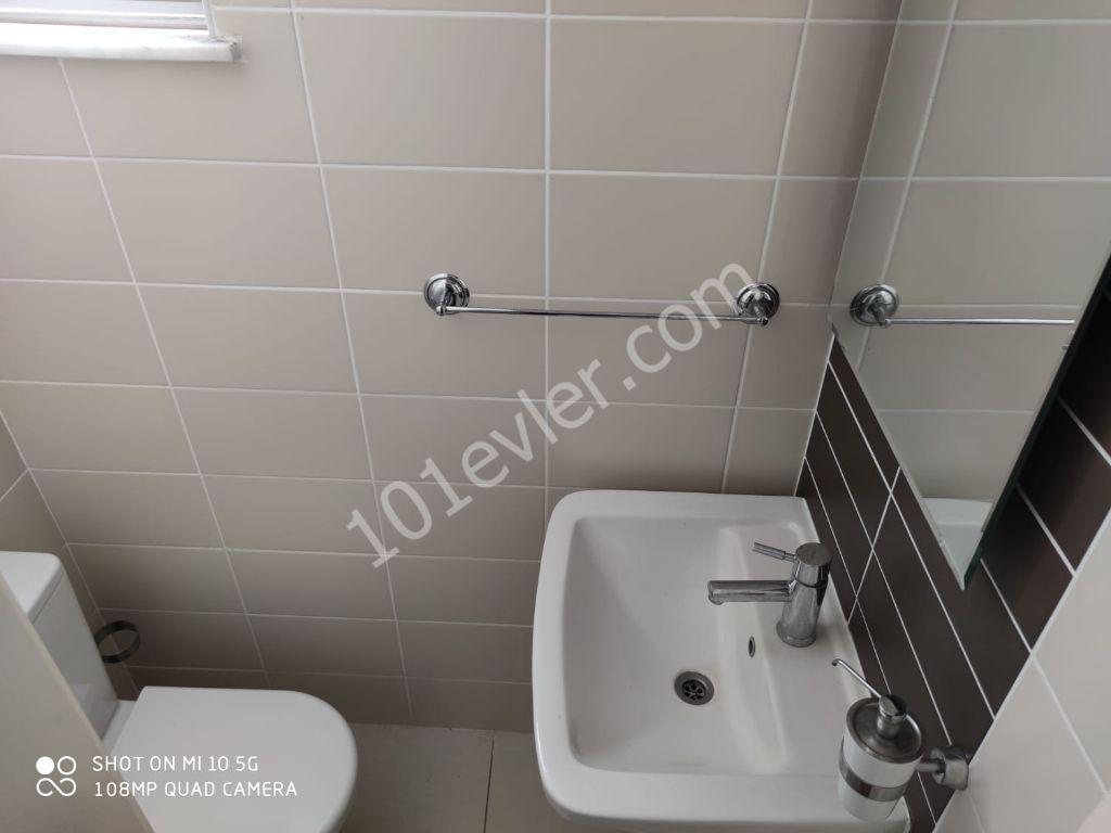 Flat For Sale in Yukarı Girne, Kyrenia