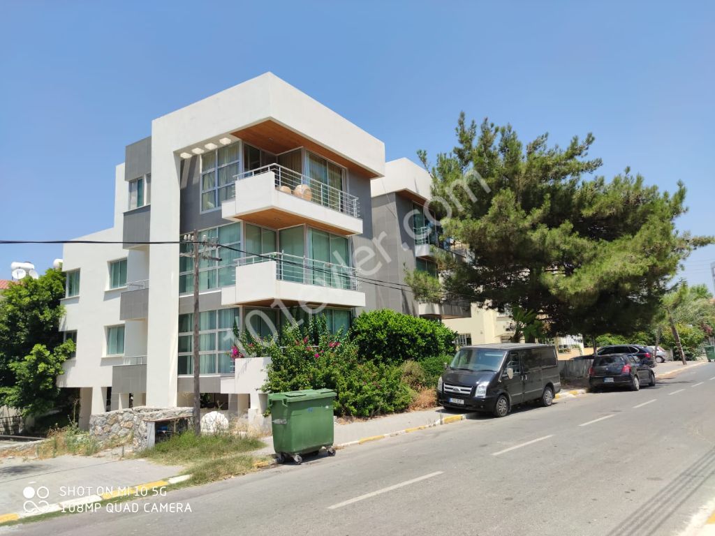 Flat For Sale in Yukarı Girne, Kyrenia