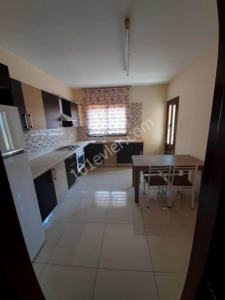 LEFKOŞA KÜÇÜK KAYMAKLI 3+1 YENİ FULL EŞYALI DAİRE