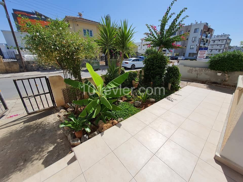 NICOSIA TAŞKINKÖY BUSINESS BANK BEHIND THE GROUND FLOOR A PARTIALLY FURNISHED APARTMENT IS AVAILABLE TO BE AN OFFICE IN A FAIRLY BUSY AREA WITH NO PARKING PROBLEM FOR 4500TL ** 