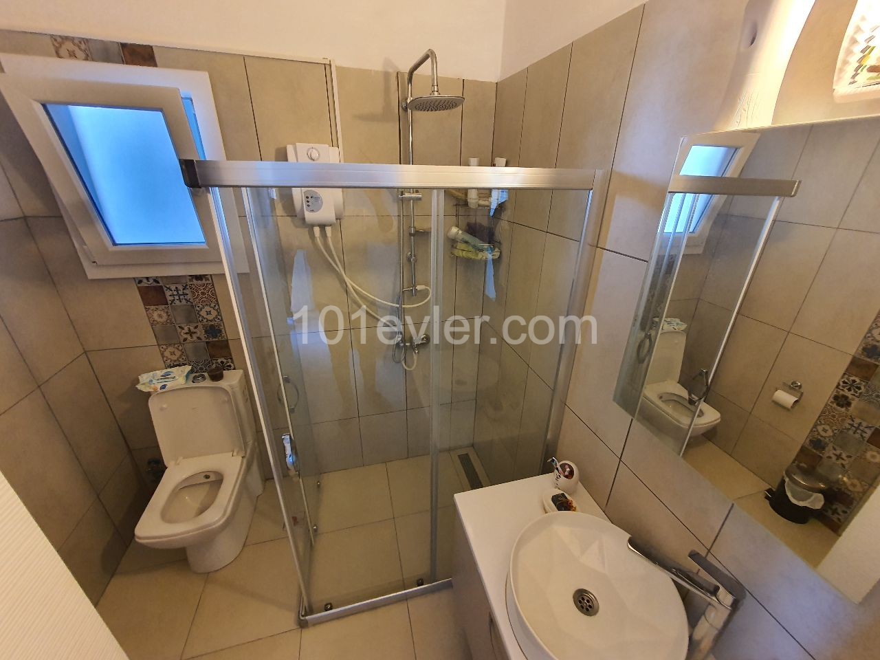 LEFKOSA YA 10 IS A 5-MINUTE WALK FROM ERÜLKÜ SUPERMARKET, A 5-MINUTE WALK FROM THE AIRPORT, A 3 +1 ONE-STORY GROUND HOUSE WITH A SPACIOUS PAID-FOR FRONT AND REAR GARDEN THAT DOES NOT REQUIRE ANY MAINTENANCE AND RENOVATION ** 