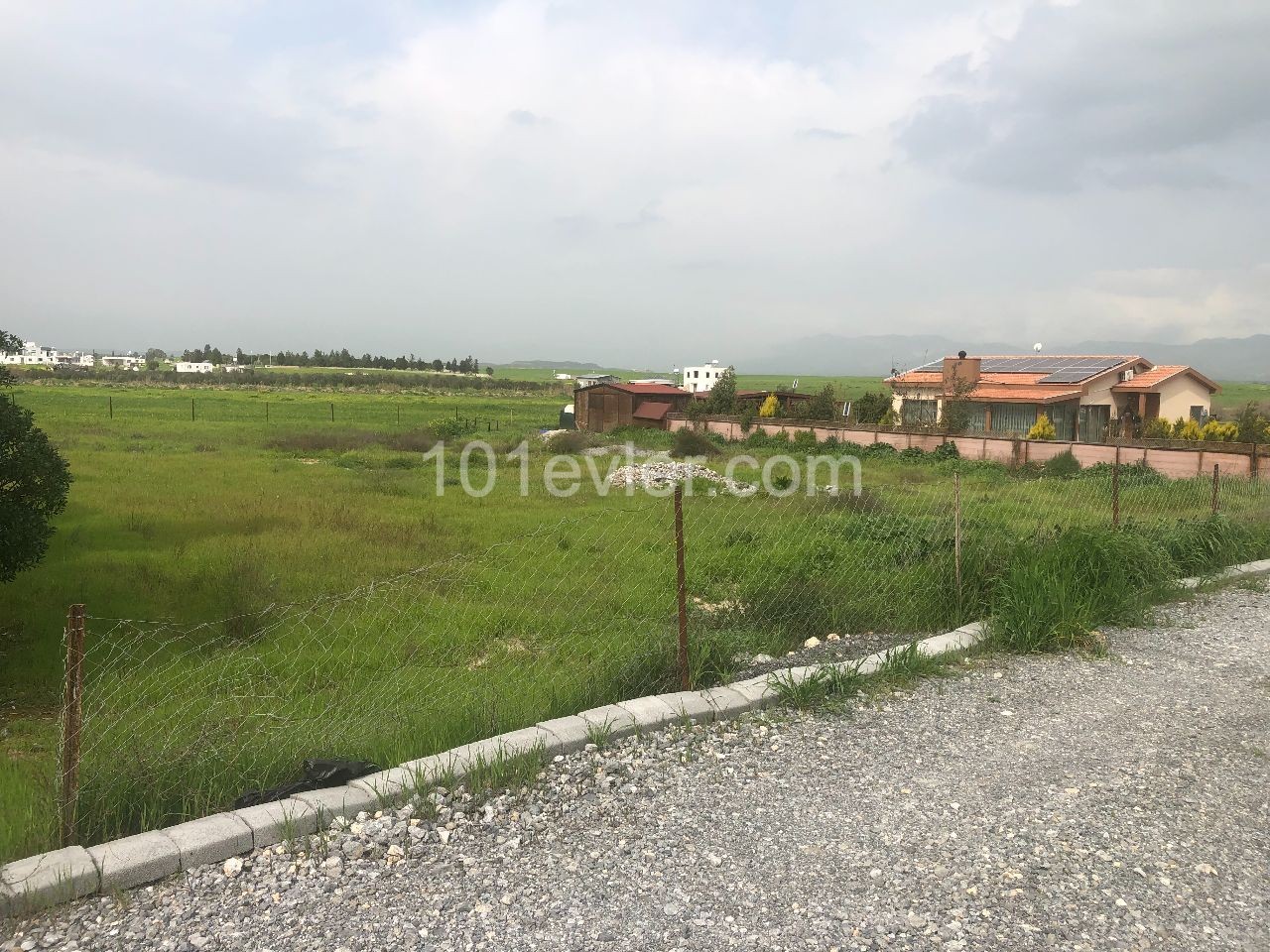 LAND WITH PERMISSION ON ALAYKOY MAIN ROAD ** 