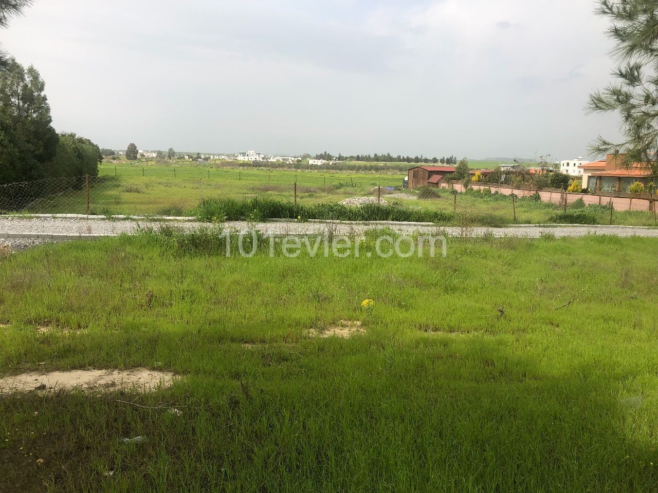 LAND WITH PERMISSION ON ALAYKOY MAIN ROAD ** 