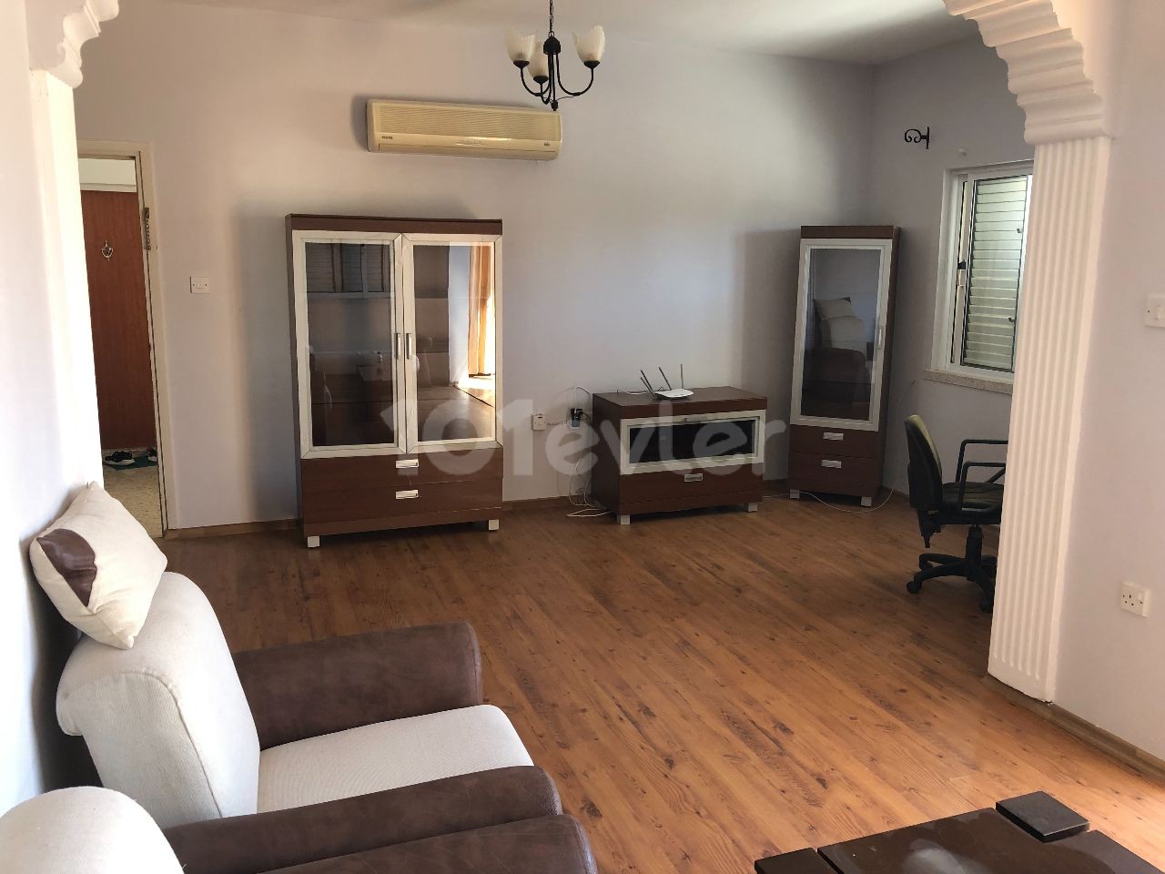 YENİKENT  LEVENT  APT  DA  FUL ESYALI  3+1  DAİRE