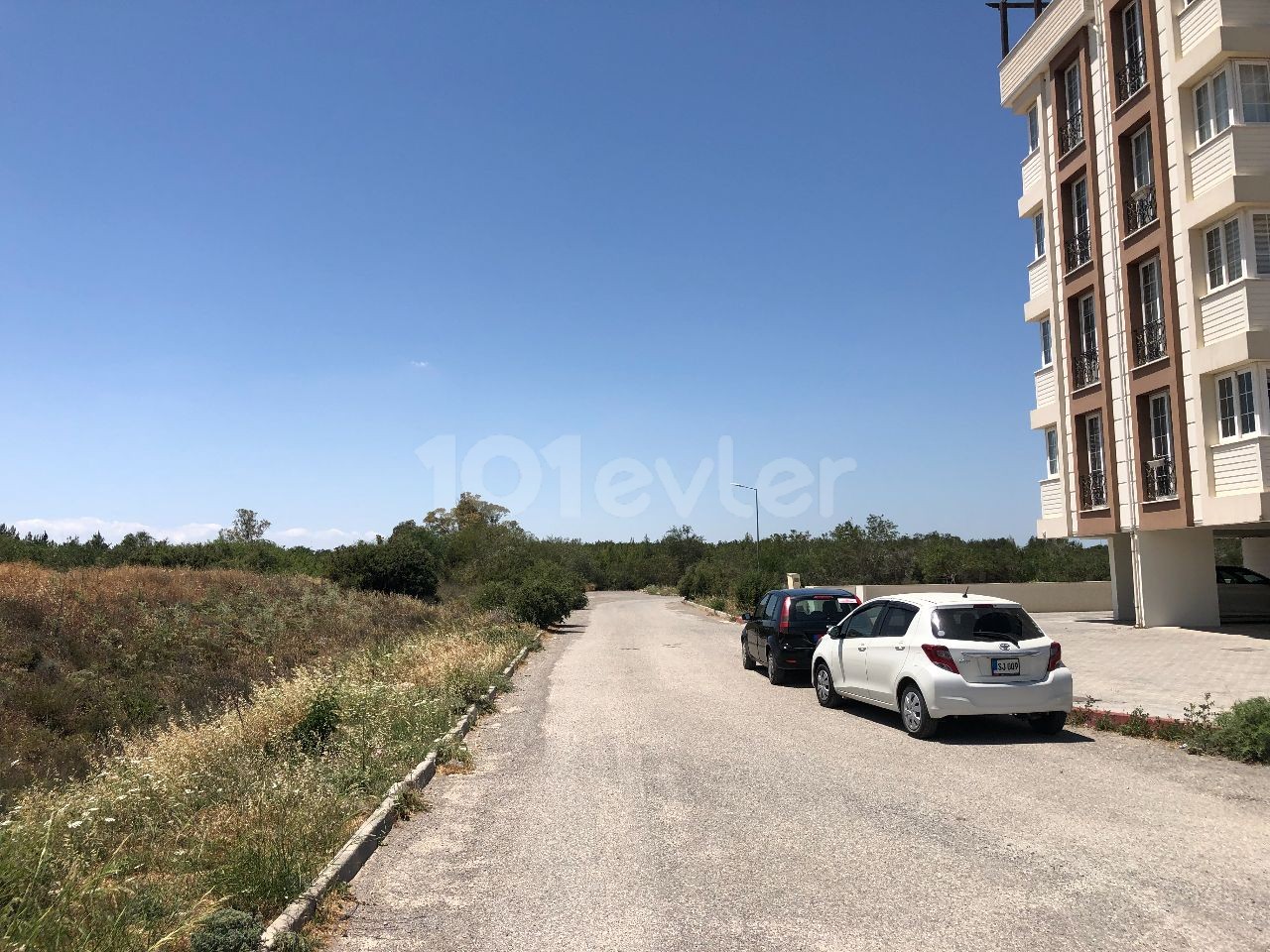 NICOSIA - DEREBOYU NEW FULLY FURNISHED PENTHOUSE WITH A VIEW OF THE BACK OF THE NEAR EAST BANK 3 + 1 ** 