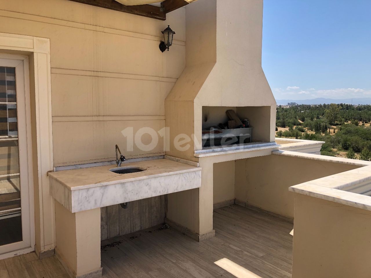 NICOSIA - DEREBOYU NEW FULLY FURNISHED PENTHOUSE WITH A VIEW OF THE BACK OF THE NEAR EAST BANK 3 + 1 ** 