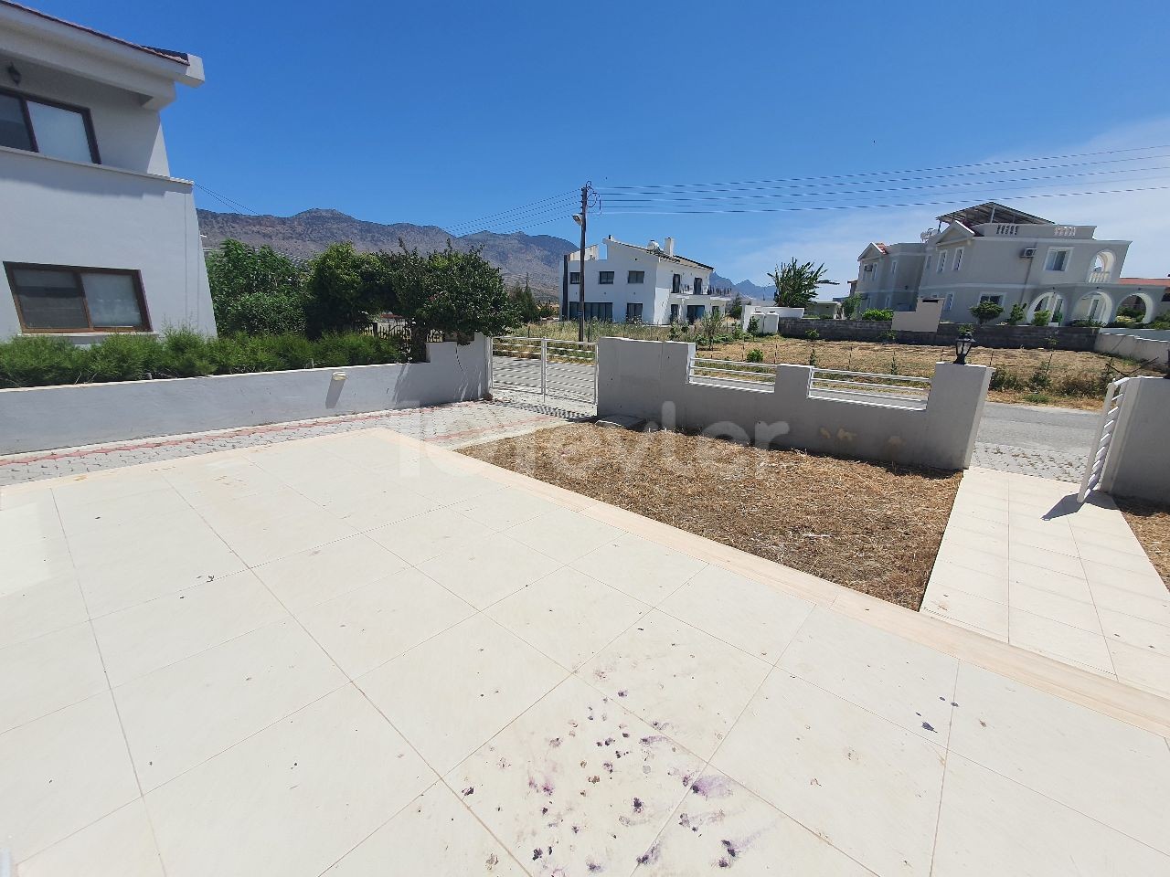 UNSERE VILLEN IN EINER RUHIGEN UND RUHIGEN GEGEND MIT EINEM GROßEN GARTEN, BEREIT FÜR DEN UMZUG IN KYRENIA BOGAZ, WARTEN AUF IHRE NEUEN BESITZER RUFEN SIE JETZT AN, UM ES VOR ORT ZU ÜBERPRÜFEN ** 