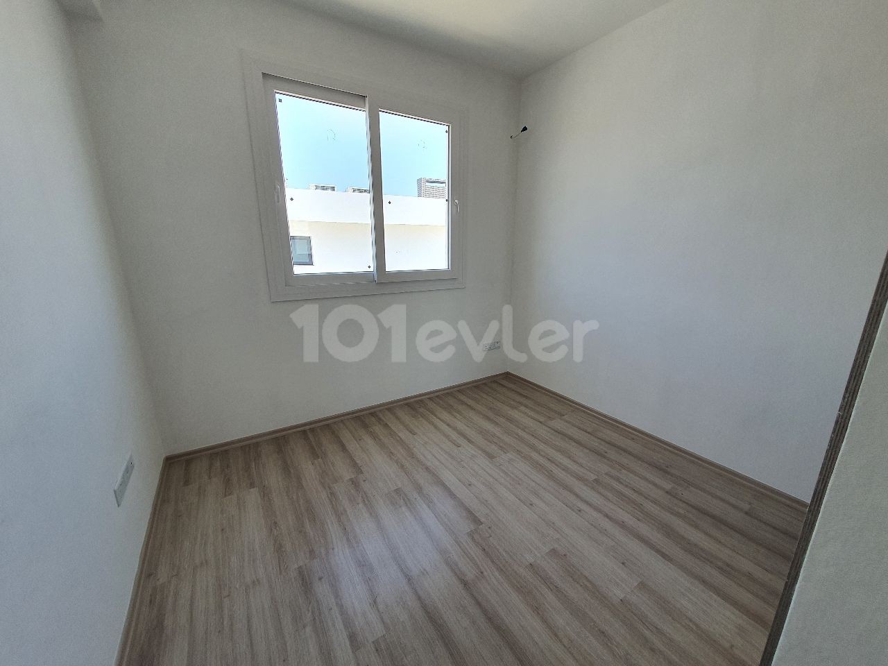 IN A QUIET AND PEACEFUL NEIGHBORHOOD OF 127M2 CONSISTING OF 4 APARTMENTS ON 2 FLOORS IN TOTAL IN MITRELI YEŞILADA DISTRICT 3 + 1 LUXURY APARTMENTS WITH ALL TAXES PAID WITH THEIR OWN LARGE TERRACE SECTION ** 