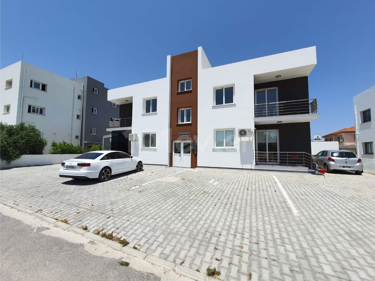 IN A QUIET AND PEACEFUL NEIGHBORHOOD OF 127M2 CONSISTING OF 4 APARTMENTS ON 2 FLOORS IN TOTAL IN MITRELI YEŞILADA DISTRICT 3 + 1 LUXURY APARTMENTS WITH ALL TAXES PAID WITH THEIR OWN LARGE TERRACE SECTION ** 