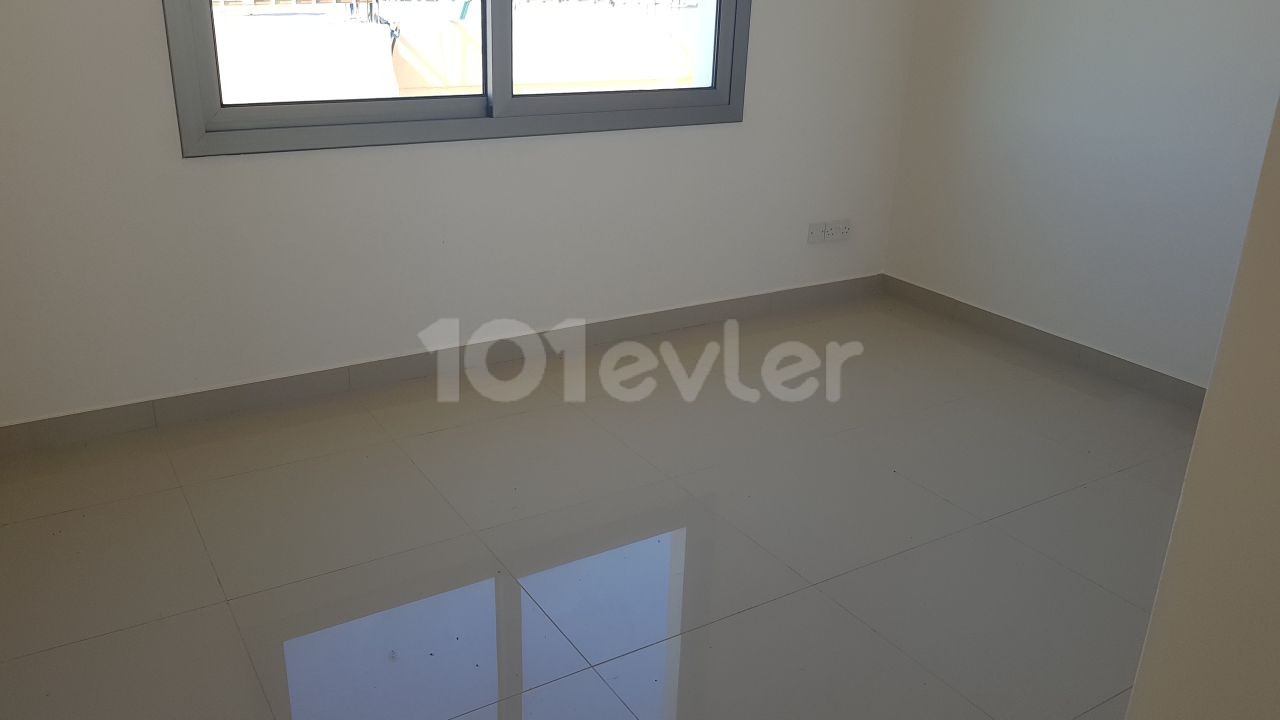 85m2 überdachte 40m2 Terrasse im Zentrum von EMIGRATIONKÖY 2 + 1 Penthouse-Wohnungen ** 