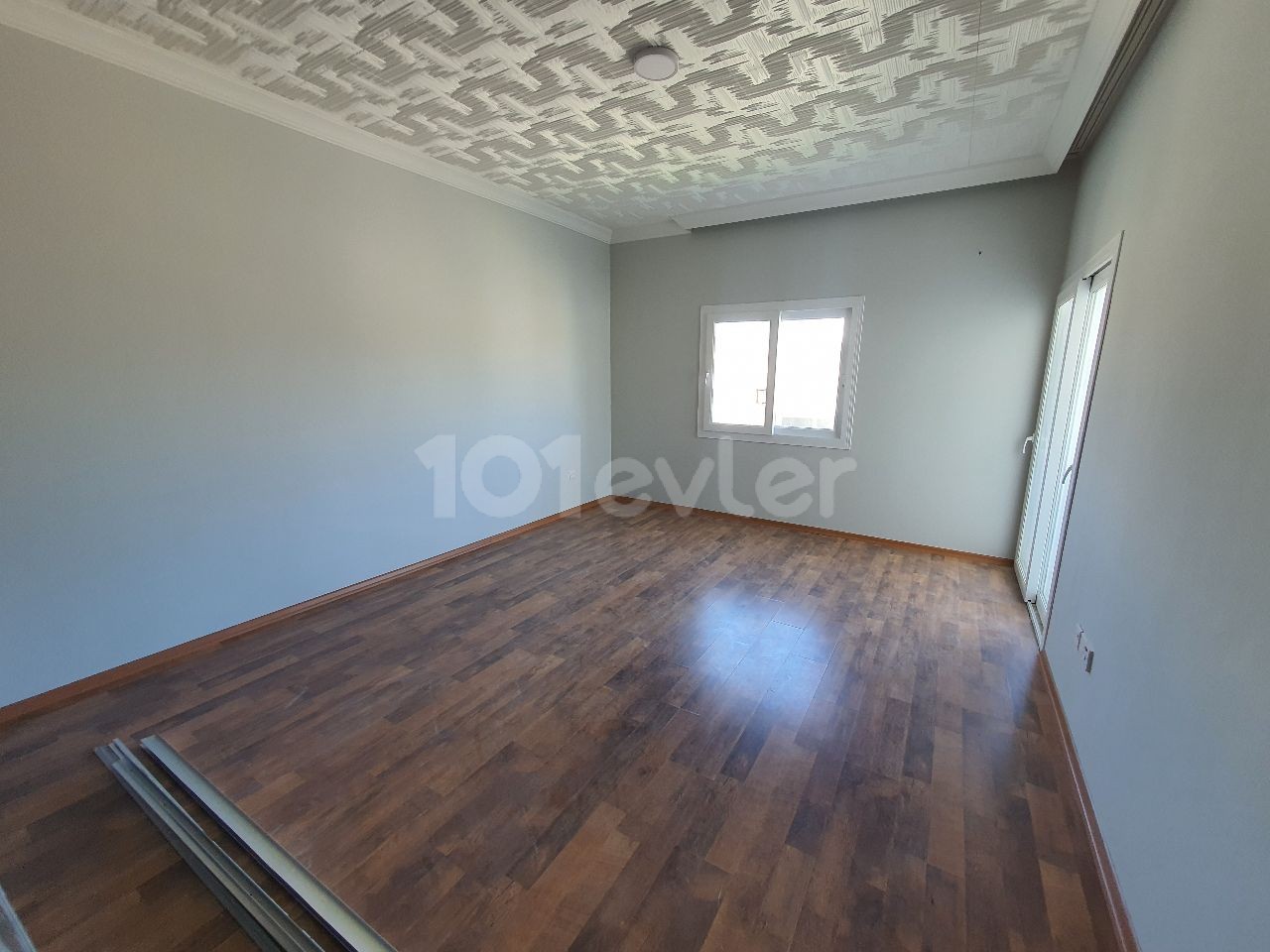 A FULLY RENOVATED LUXURY 4 +1 1 WITH A SIZE OF 210 M2 CONSISTING OF 2 APARTMENTS ON A TOTAL OF 2 FLOORS AWAY FROM THE CITY NOISE IN THE MITRE DAM AREA.THE FLOOR IS WAITING FOR THE NEW OWNERS OF THE APARTMENT ** 