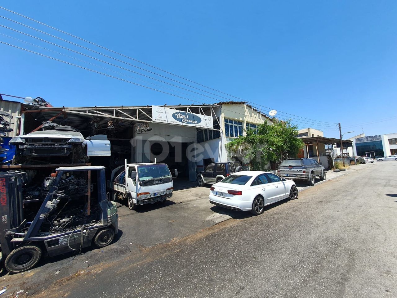 A BUSINESS PLACE FOR SALE WITH A CLOSED AREA OF 850 M2 IN THE NICOSIA ORGANIZED INDUSTRIAL ZONE, A LARGE STORAGE AREA AND AN UNMISSABLE OPPORTUNITY DUE TO ITS LOCATION ** 