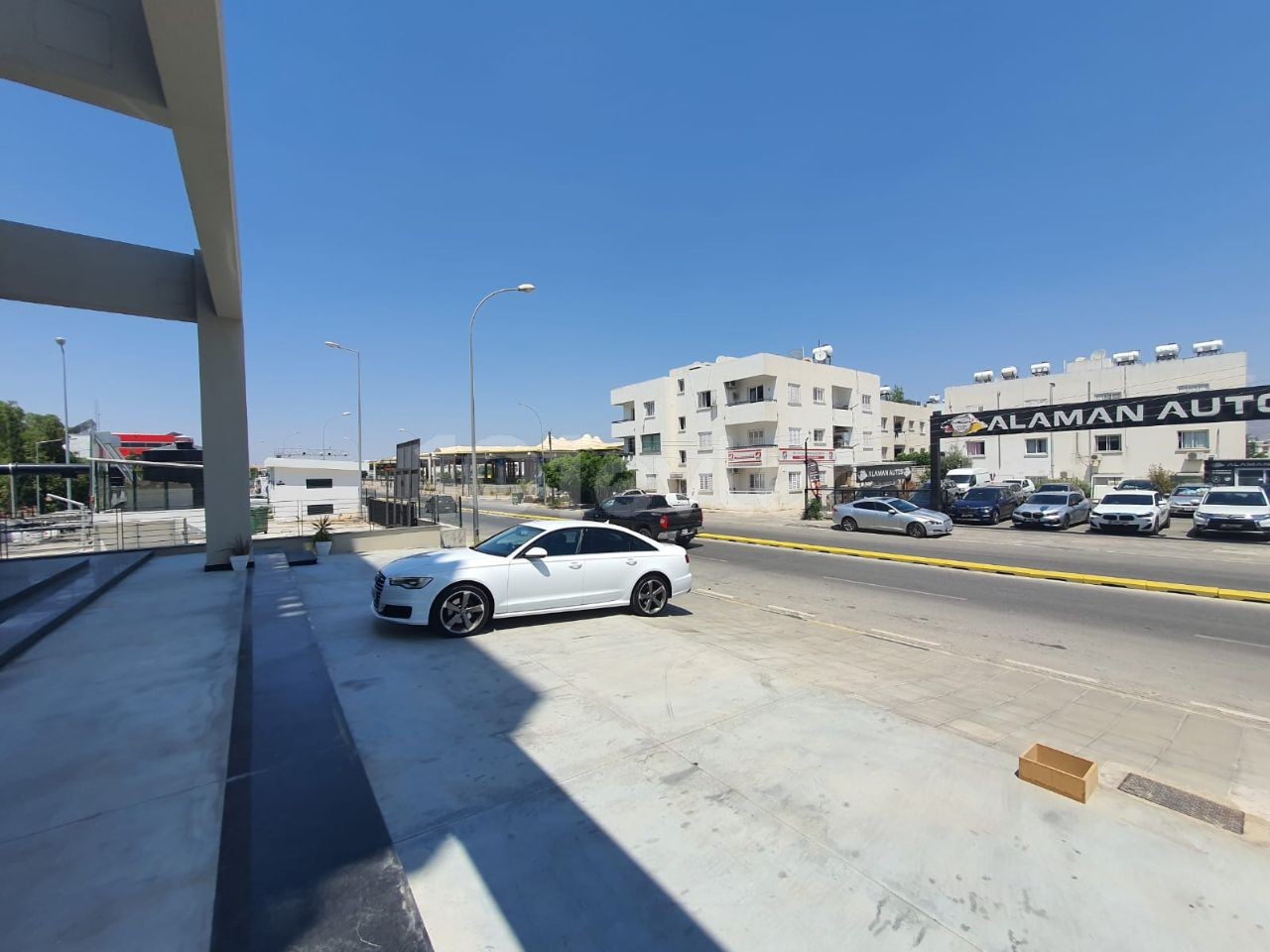 A 100 M2 LARGE SHOP FOR RENT ON A FAIRLY BUSY STREET OPPOSITE THE CENTRAL NICOSIA WITH A SMALL CREAM ** 