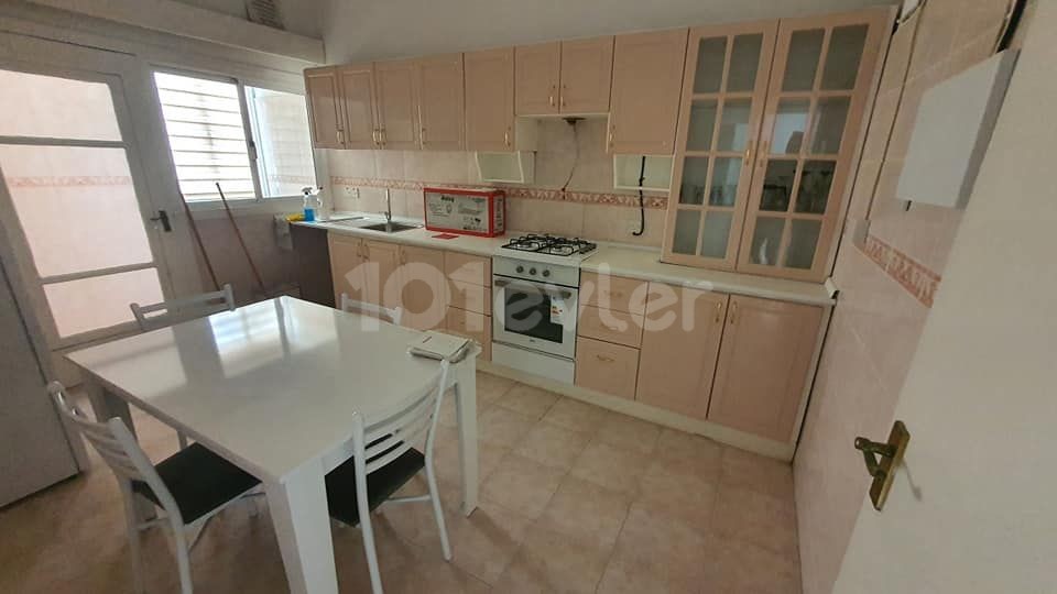 LEFKOŞA MERİT OTEL YANI KİRALIK 3+1 FULL LÜKS YENİ EŞYALI GENİŞ DAİRE YILLIK VE 6 AYLIK ÖDEMELİ