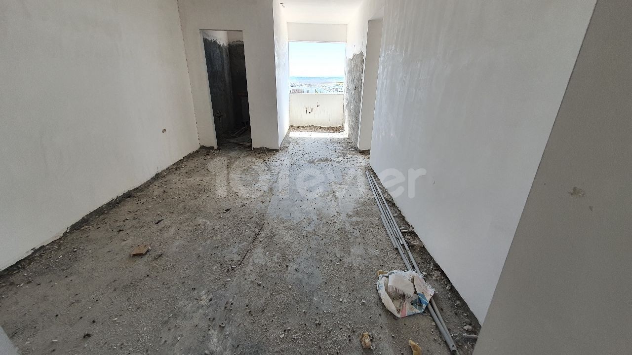 THERE ARE 2 160 M2 3-BEDROOM APARTMENTS, 3 UNFINISHED 2-BEDROOM APARTMENTS, A 40 M2 SHOP AND A BASEMENT IN APATMAN FOR SALE IN NICOSIA / YENIKENT, VEDAT PETROL, ARDA SUPERMARKET, AS WELL AS 50 METERS FROM THE STREET Dec.AN UNMISSABLE OPPORTUNITY FOR INVESTMENT PURPOSES THAT REQUIRE RENOVATION. ** 