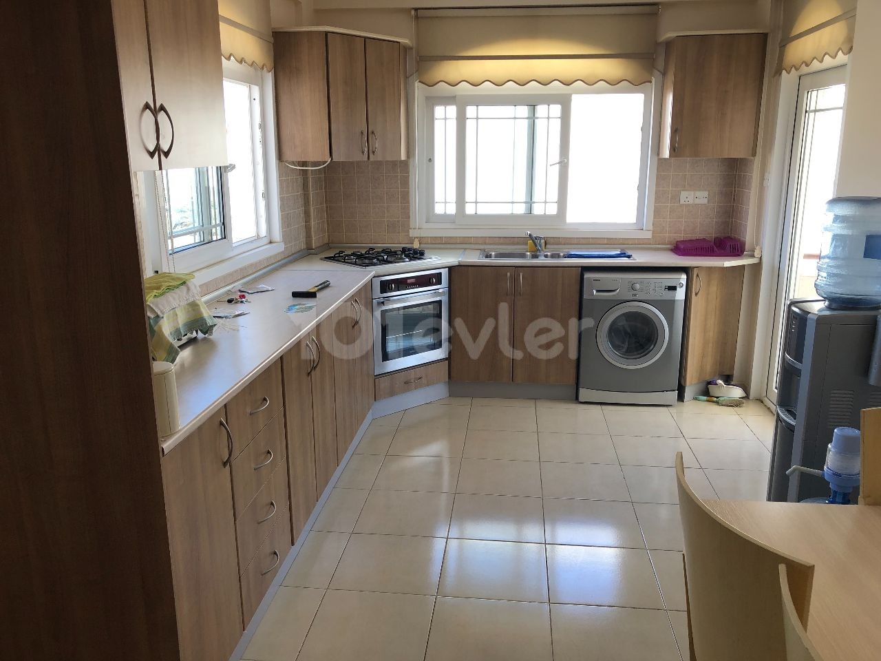 VERY LITTLE USED 3 + 1 SPACIOUS APARTMENT IN HAMITKÖY ** 