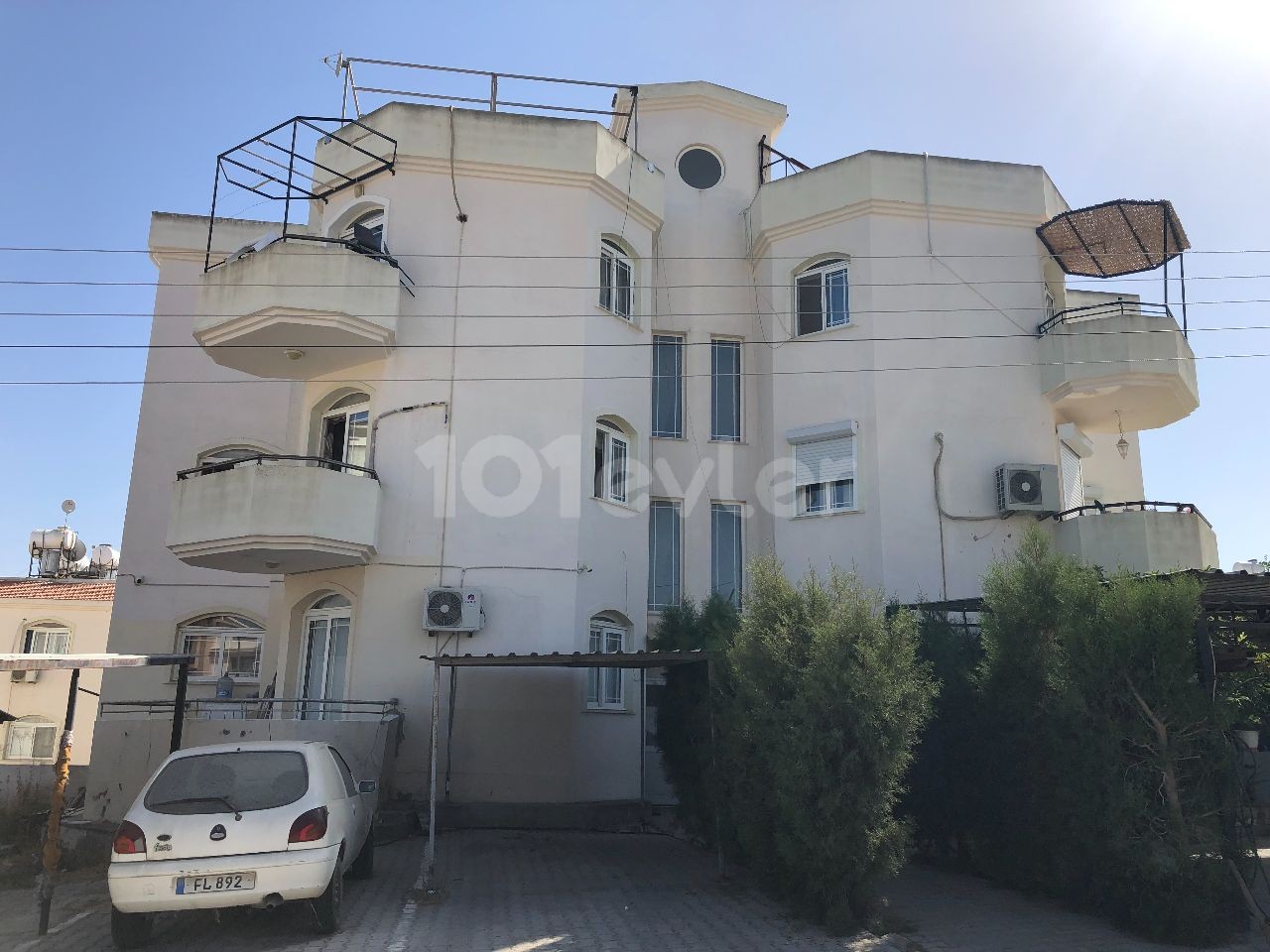 VERY LITTLE USED 3 + 1 SPACIOUS APARTMENT IN HAMITKÖY ** 