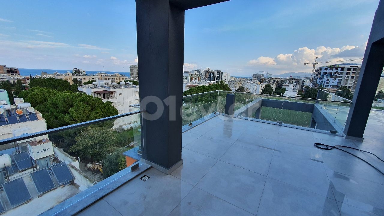 3+1 FULLY LUXURIOUS FURNISHED PENTHOUSE WITH A GREAT LOCATION IN THE CENTER OF KYRENIA WITH A LARGE TERRACE FOR RENT