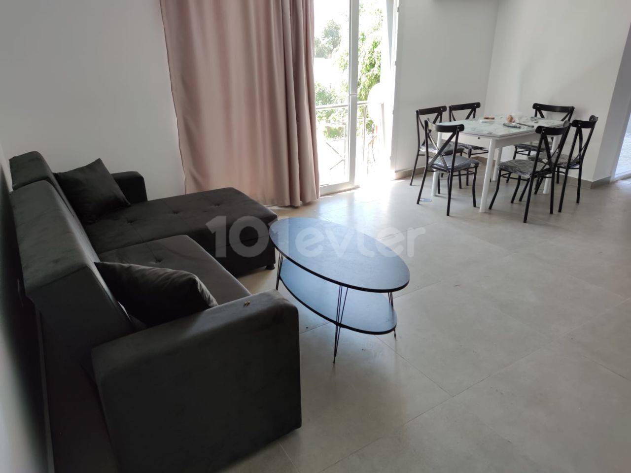 3+1 KOMPLETT LUXURIÖS MÖBLIERTES PENTHOUSE IN TOLLER LAGE IM ZENTRUM VON KYRENIA MIT GROSSER TERRASSE ZU VERMIETEN