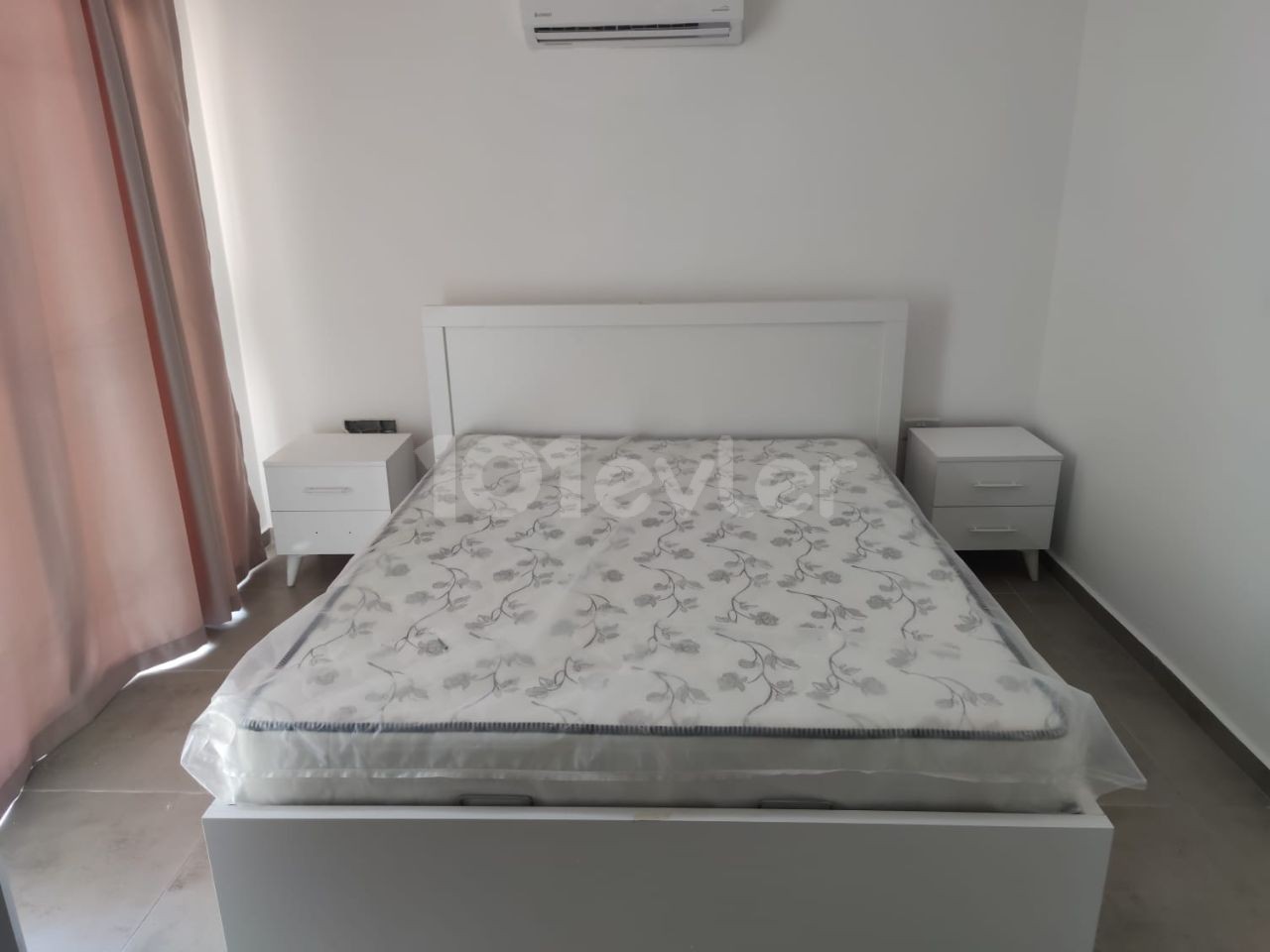 GİRNE MERKEZDE 3+1 FULL LÜKS EŞYALI  MUHTEŞEM KONUMA SAHİP GENİŞ TERASLI KİRALIK PENTHOUSE