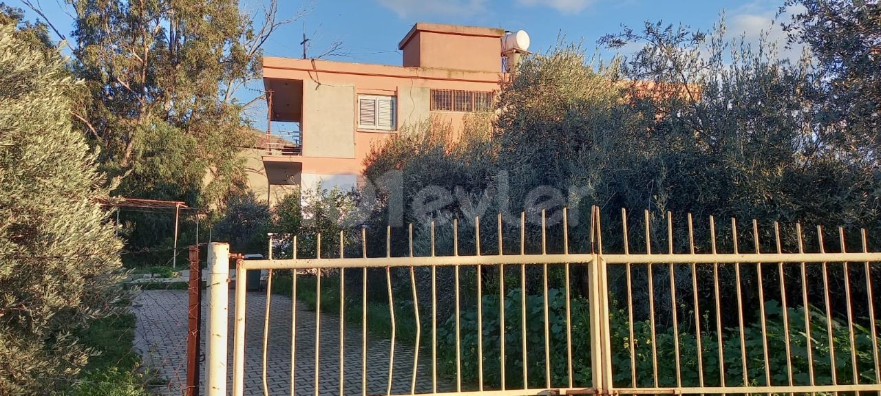 DUBLEX HOUSING WITH A VERY LARGE GARDEN IN GÜZELYURT BOSTANCI.