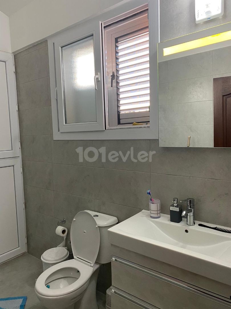 GİRNE BOGAZ ON A CORNER PLOT THAT DOES NOT REQUIRE RENOVATION ON A SITE WHERE YOU WILL LIVE IN PEACE WITH A LARGE GARDEN WITH A LARGE GARDEN TURKISH COBANLI UNMISSABLE OPPORTUNITY