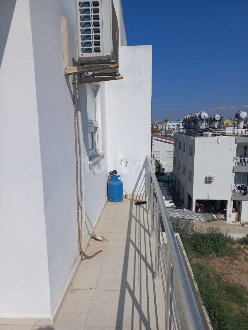 Nicosia/Gönyeli, close to a busy street, 2 + 1 90 m2, with a monthly rental income of 350 pounds sterling (WITH THE RENTER IN IT), all taxes paid, fully furnished luxury apartment? You can contact us for detailed information.   0533 830 32 38﻿