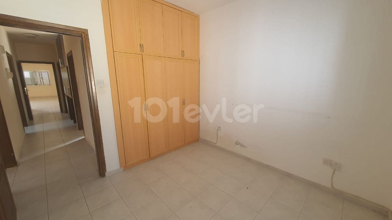 INVESTMENT OPPORTUNITY IN METEHAN, NICOSIA WITH ALL TAXES PAID IN A FAMILY APARTMENT WITH ITS 140 M2 SIZE AND WITHOUT EXPENSE.