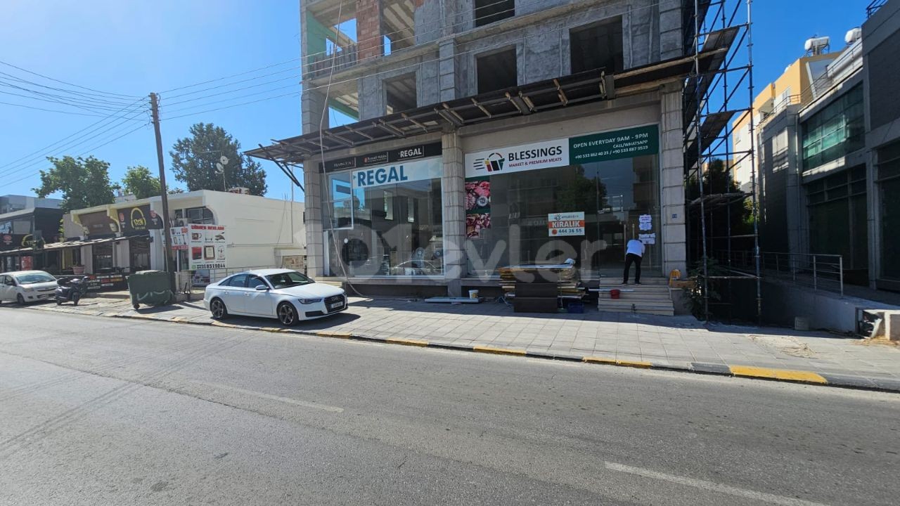 STANDARD SHOP FOR RENT WITHOUT PARKING PROBLEMS ON THE BUSINESS STREET OF NICOSIA ORTAKÖY