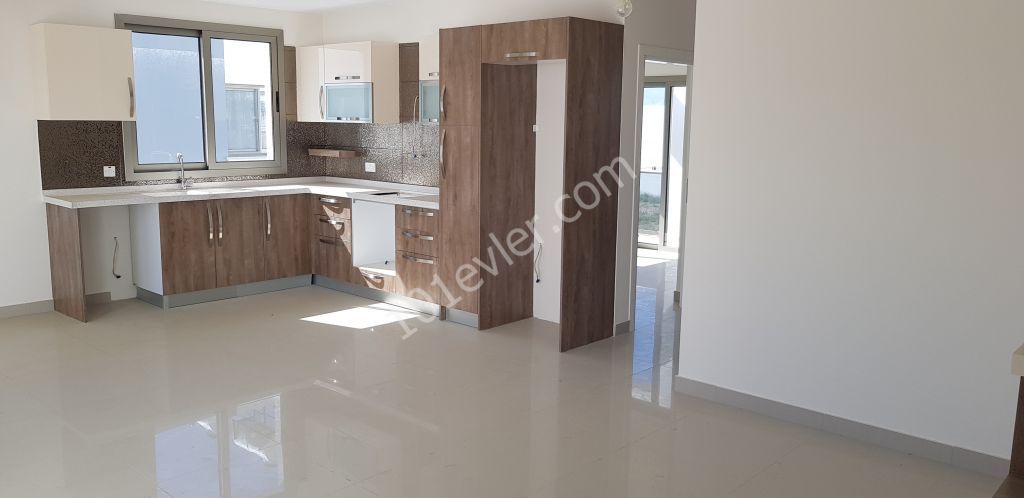 Penthouse For Sale in Göçmenköy, Nicosia