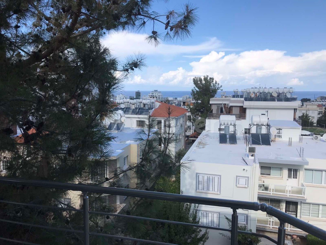 2+1 Meerblick Wohnung zur Miete in Kyrenia Zentrum Büyük Nusmar Markt 