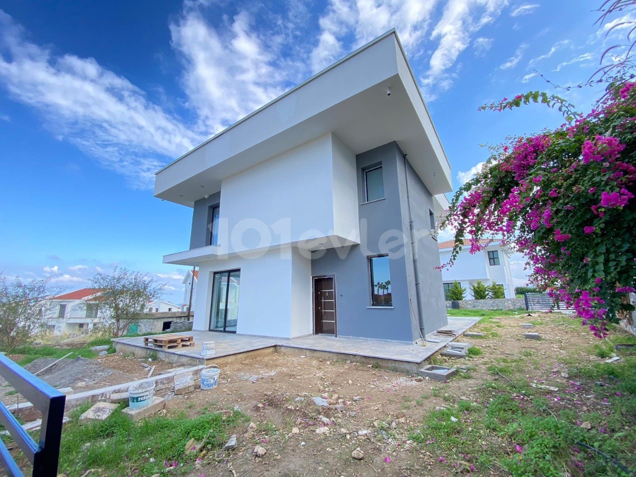 Erdbebensichere Stahlkonstruktion 3+1 280 m2 Villa mit Meerblick und riesigem Garten in Alsancak, Kyrenia 