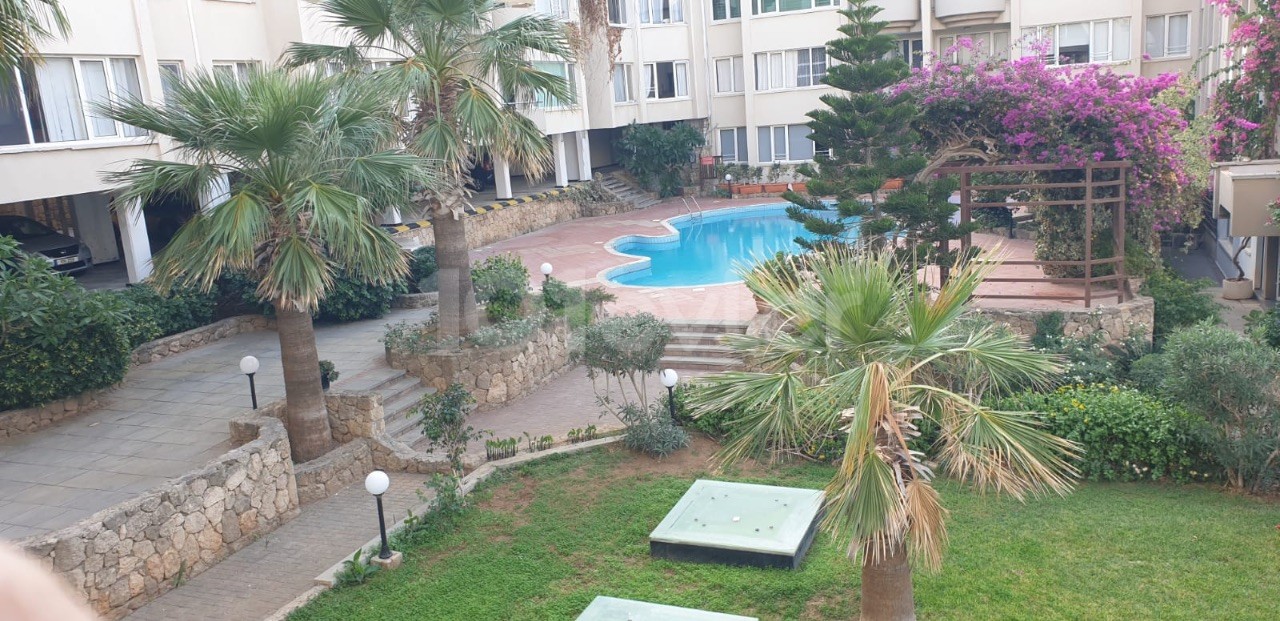 تخت برای فروش in Girne Merkez, گیرنه