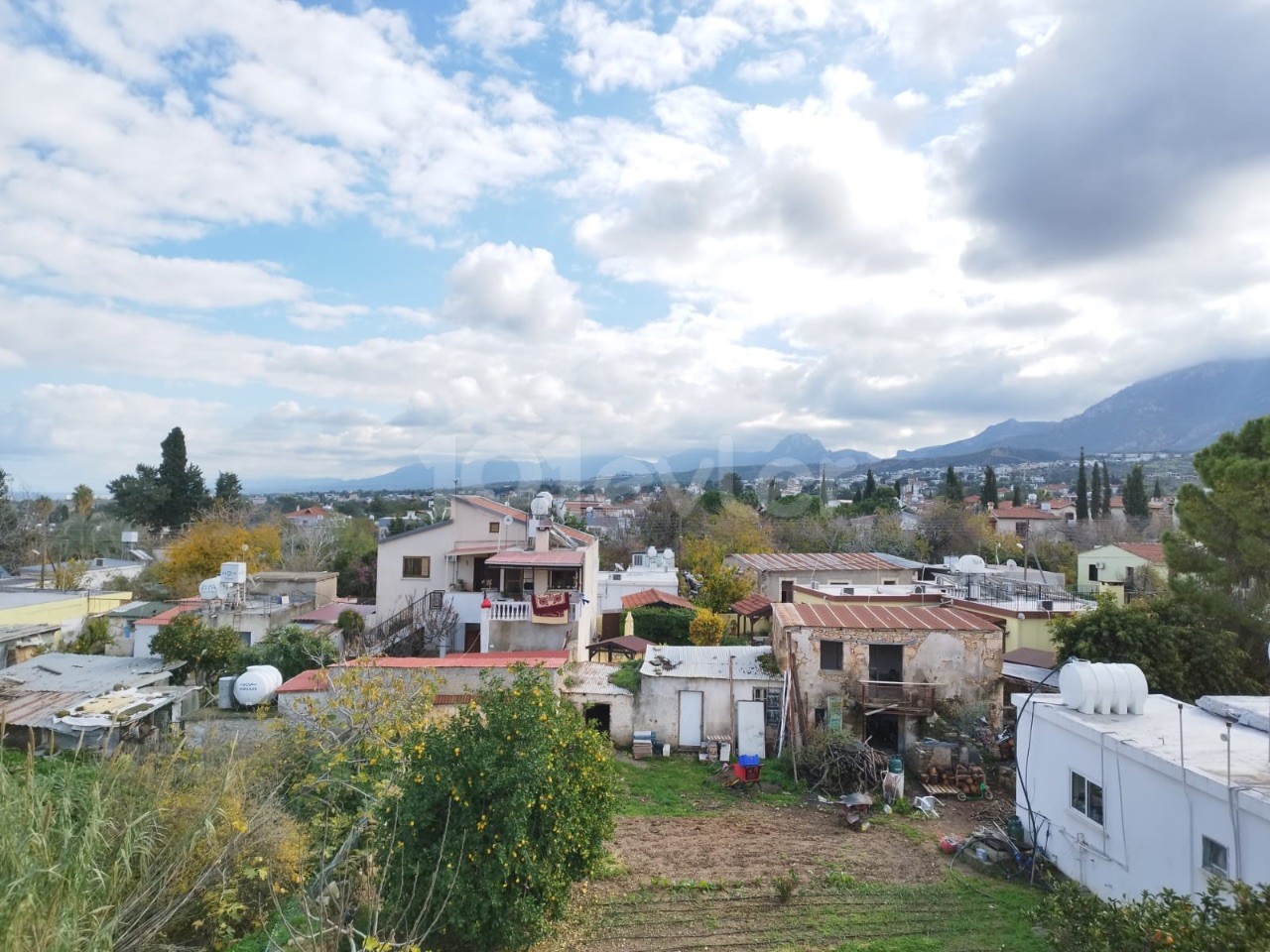 تخت برای اجاره in Çatalköy, گیرنه