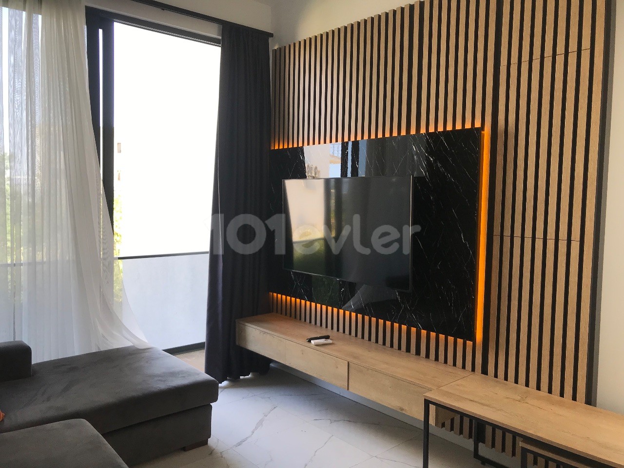 1+1 Wohnung zu vermieten in Girne, Alsancak, in der Nähe des Merit Hotels-Bereichs, fußläufig zum Şokmar Premium und 50 Meter zum Camelot Beach