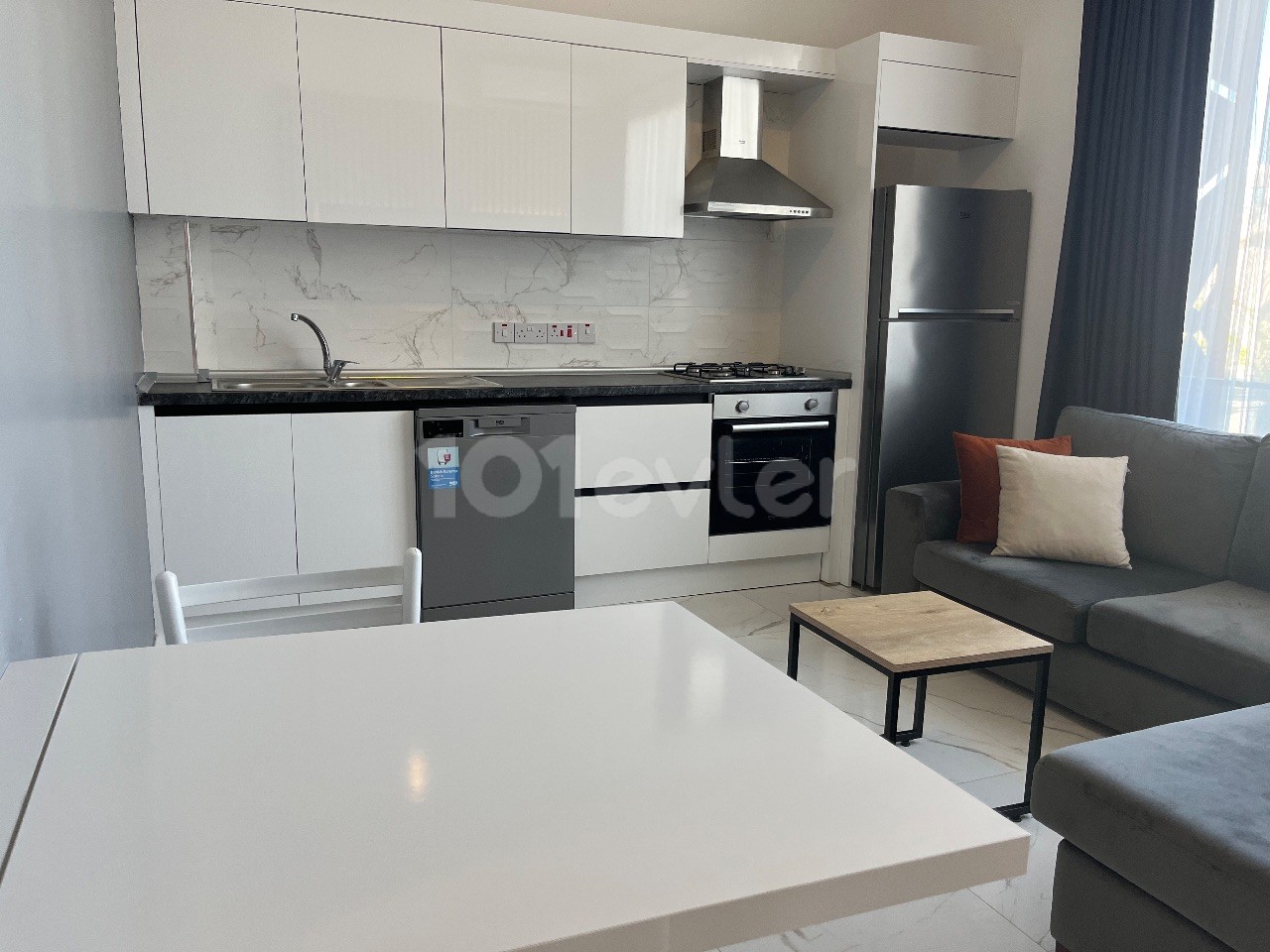 Luxury 2+1 Apartment on the Back Street of Şokmar Premium, Close to the Merit Hotels Area, 20 Meters from the Road and the Minibus Route, and with Camelot Beach Ahead.