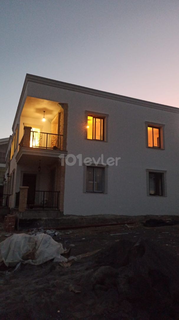 3+1 Modern Flats for Sale in a Site with Shared Pool in Catalkoy