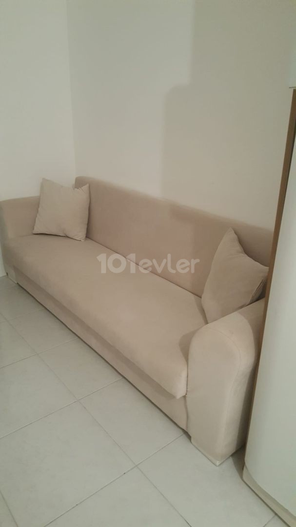 Küçük Kaymaklı 2+1 flat for sale