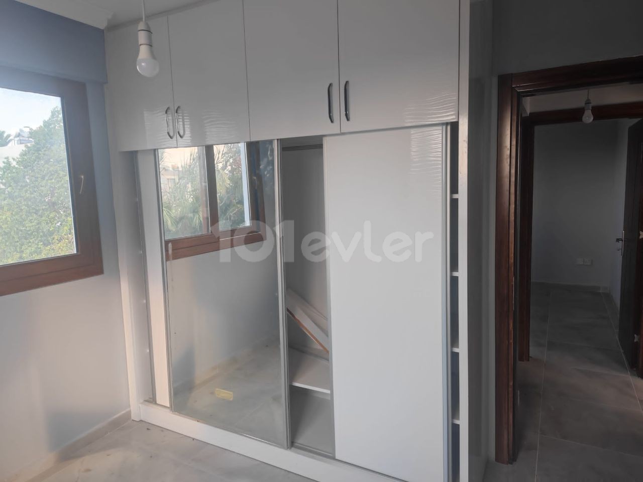 FIRSAT YEPYENİ 2+1 SATILIK GİRNE ALSANCAK DENİZ VE DAĞ MANZARALI DAİRE